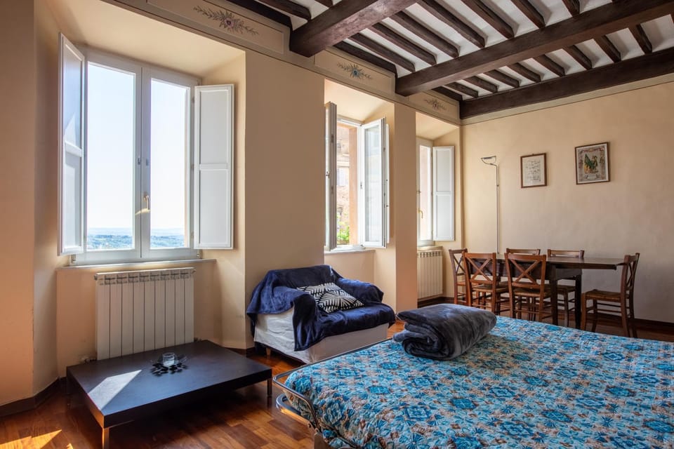 Vista Unica con Parquet - Centro Apartment in Siena