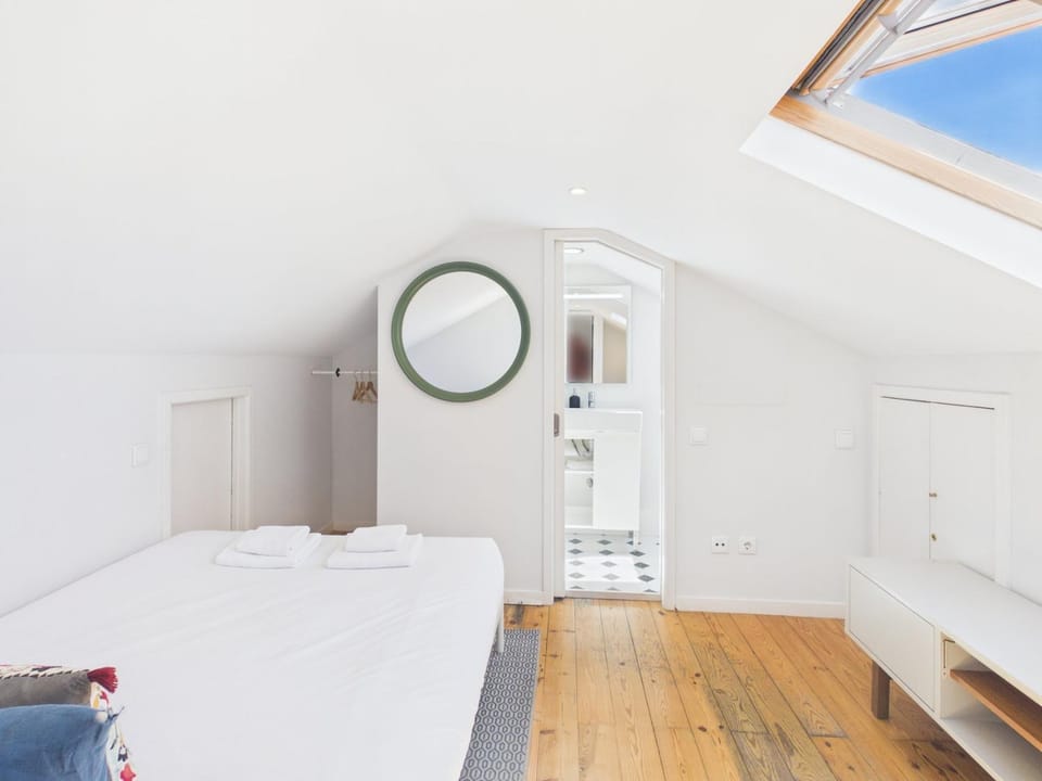 Charming Duplex in Graça | By Airnest Apartment in Lisbon