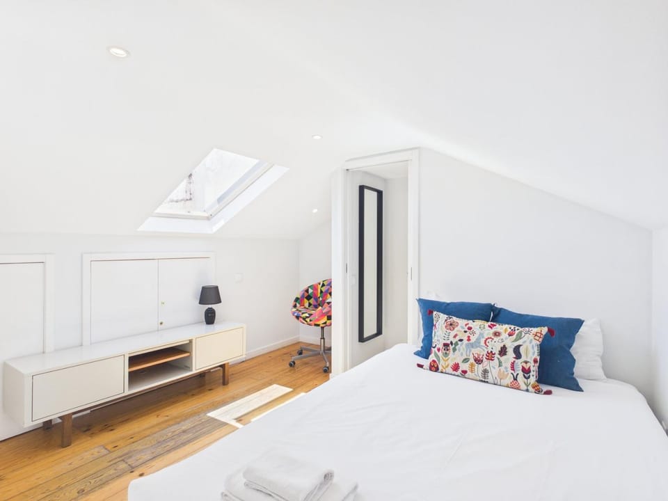 Charming Duplex in Graça | By Airnest Apartment in Lisbon