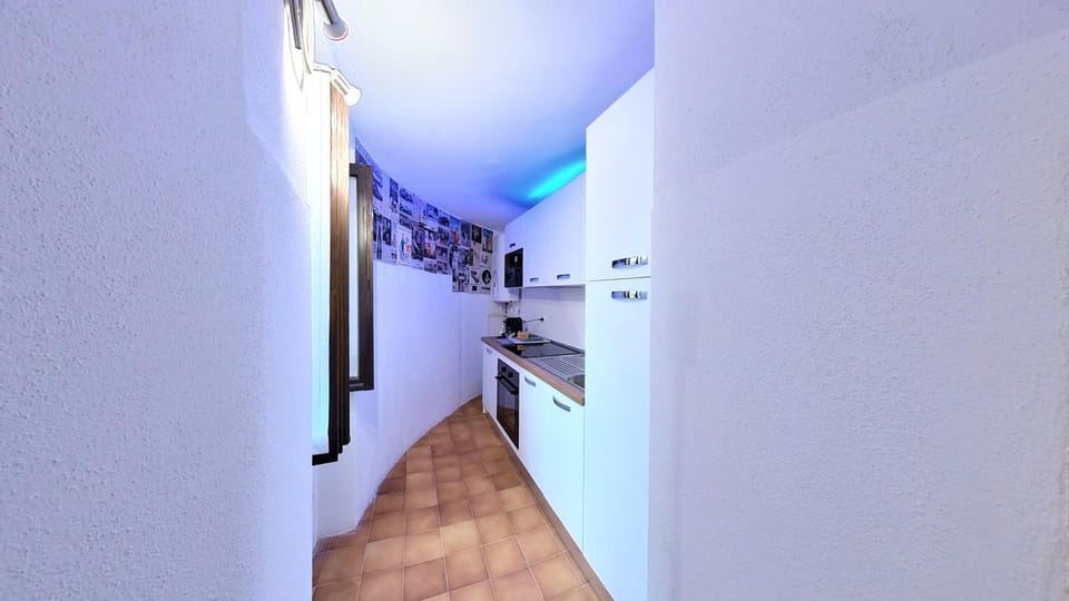 Kitchen or kitchenette, oven, stove