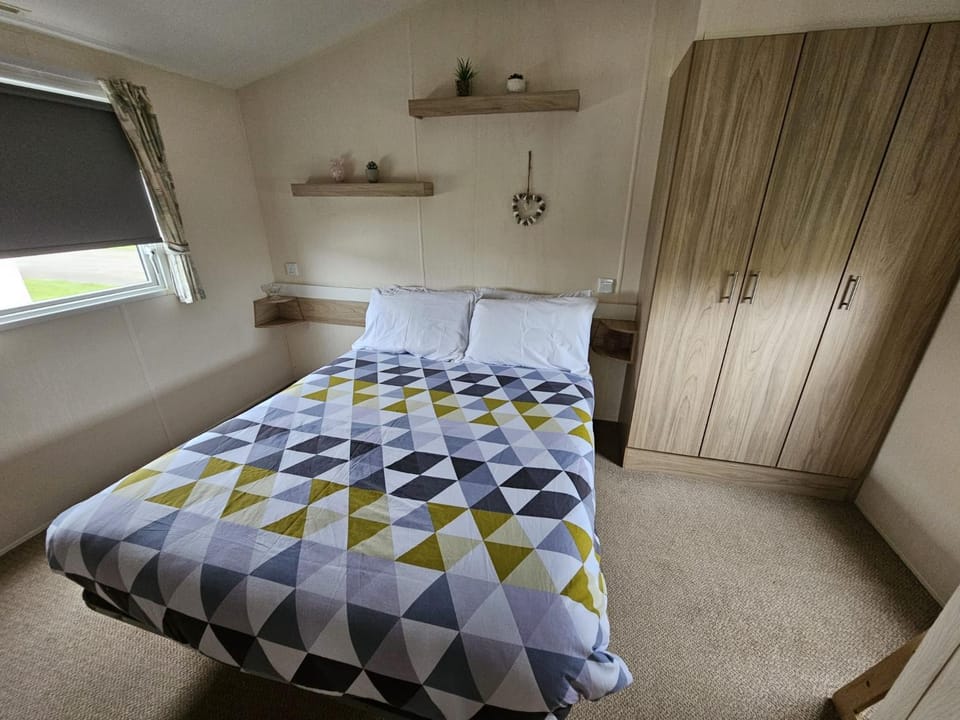 Bed, Bedroom, wardrobe