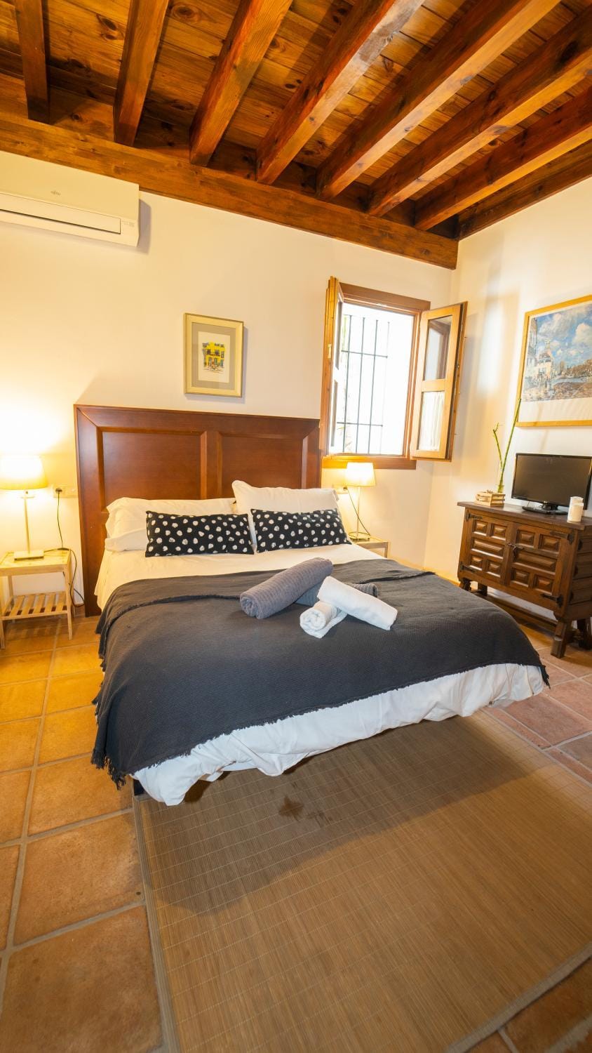Carmen auténtico con encanto en Albaicín Granada con piscina y parking opcional Apartment in Granada