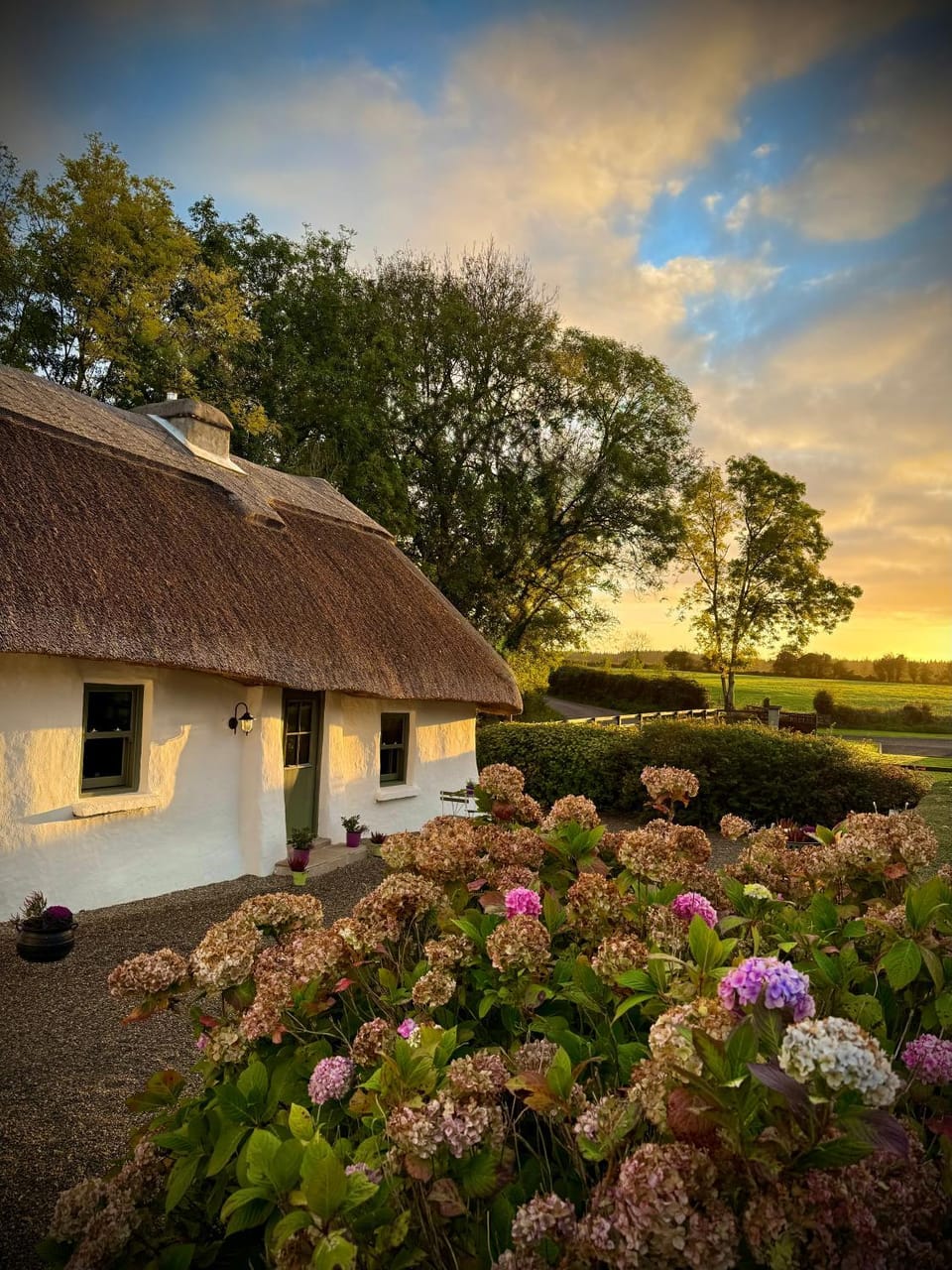 Murphys Thatched Cottage House in Co. Tipperary, Ireland