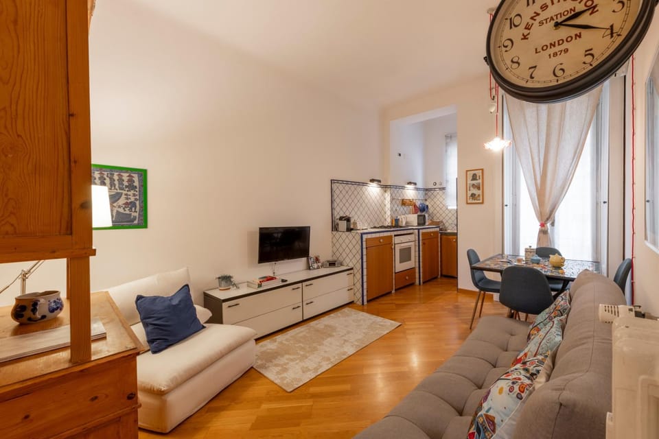 Communal lounge/ TV room, TV and multimedia, Living room, Seating area