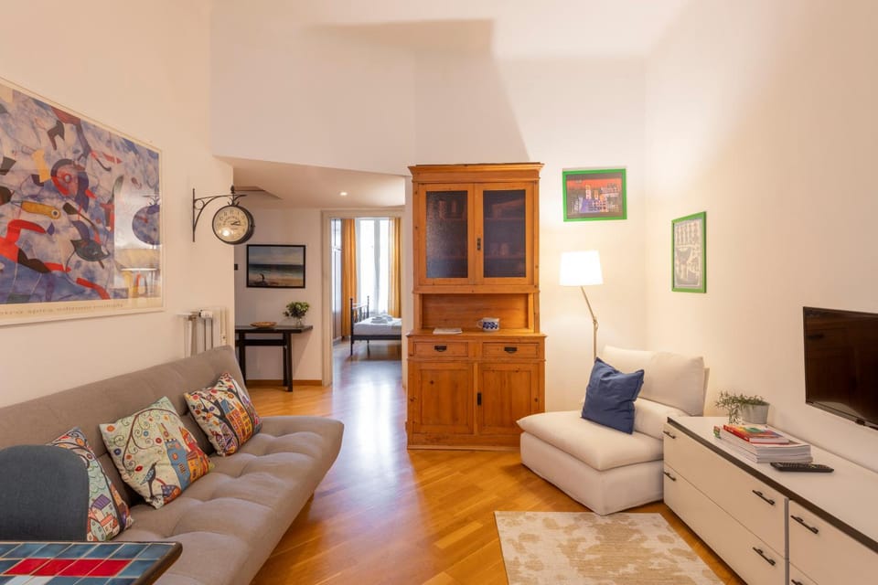 Communal lounge/ TV room, TV and multimedia, Living room, Seating area