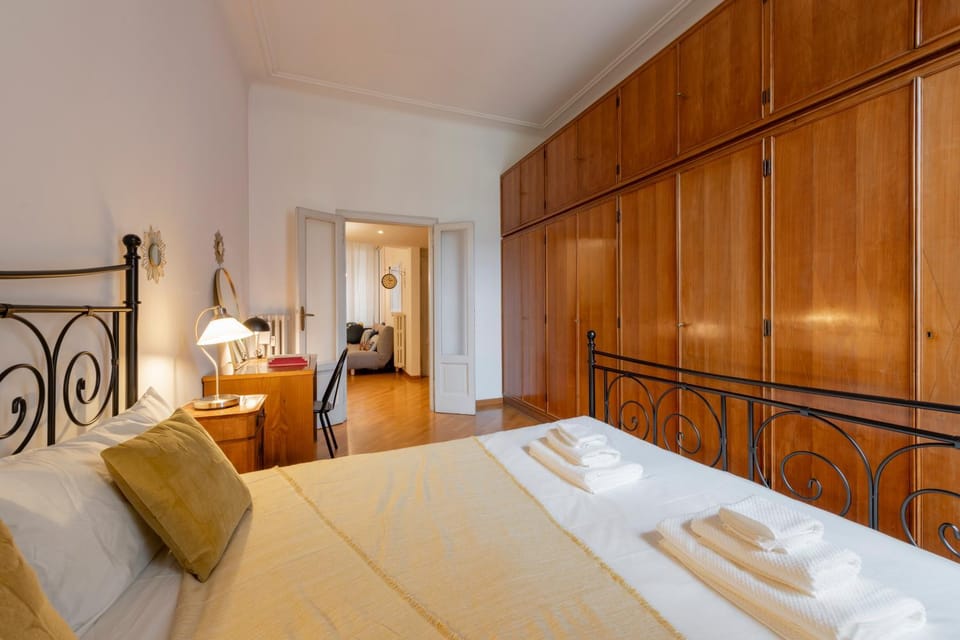 Bed, Bedroom, towels, wardrobe
