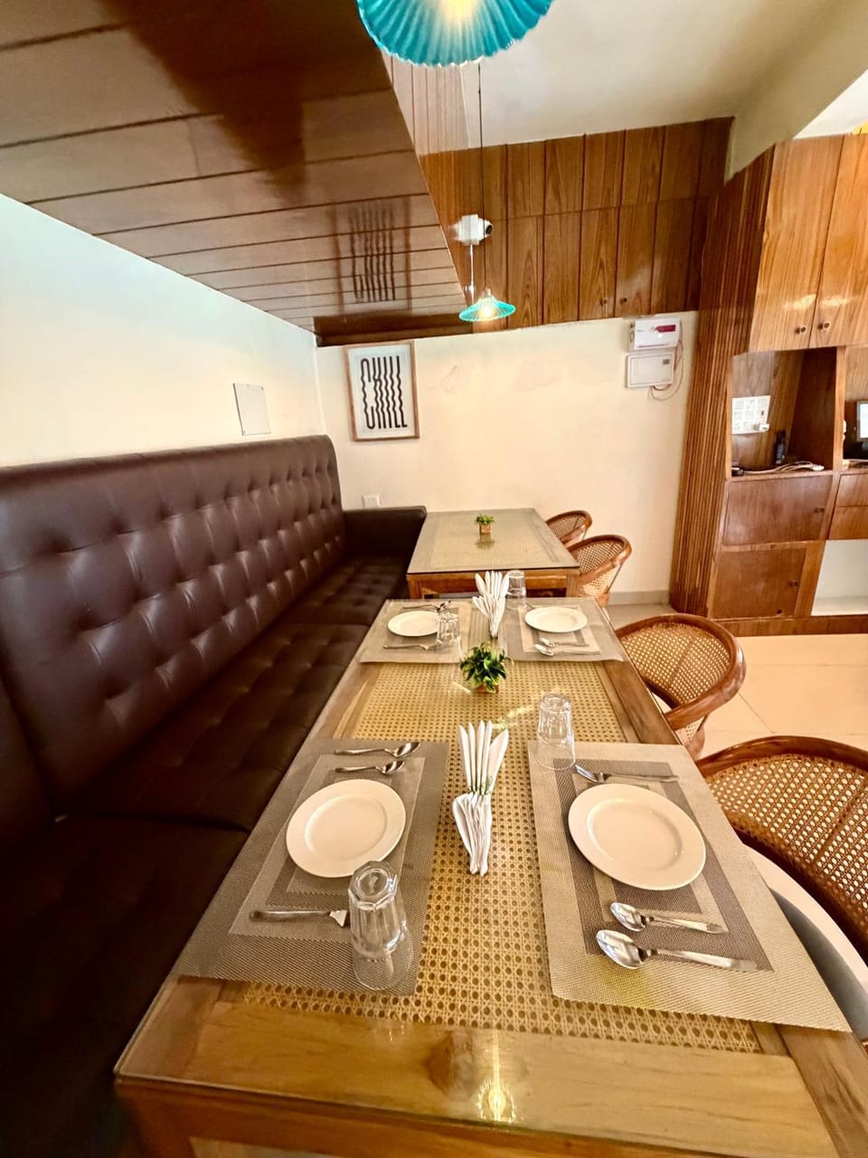 Restaurant/places to eat, Dining area, Food