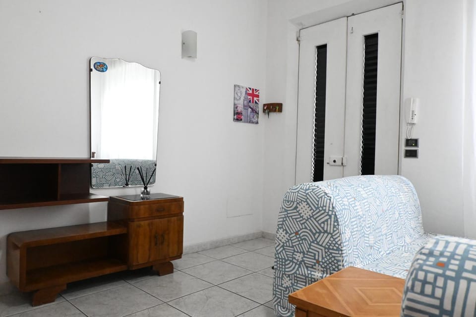 SE151 - Marzocca, comodo bilocale con terrazzo Apartment in Marche