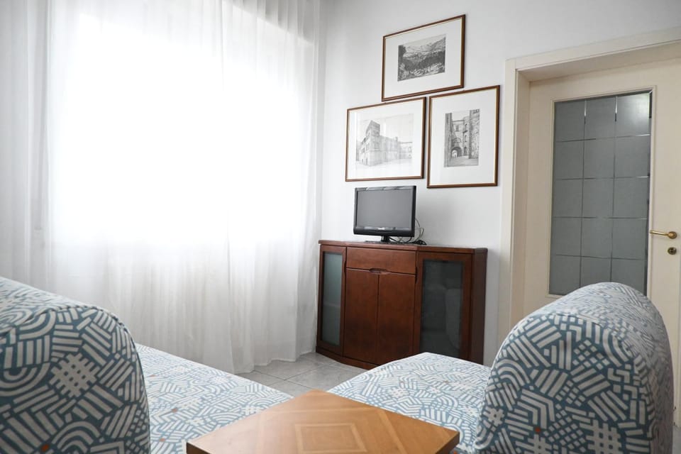 SE151 - Marzocca, comodo bilocale con terrazzo Apartment in Marche