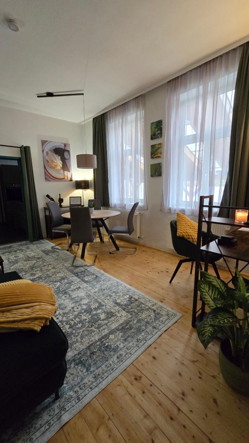 Living room, Photo of the whole room, Dining area