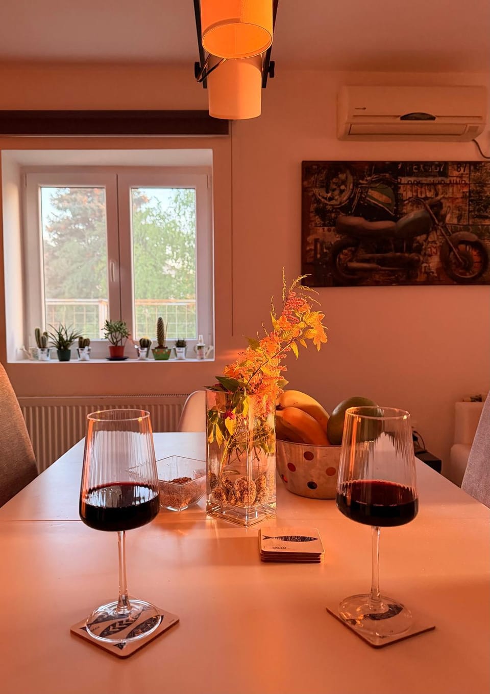 Food and drinks, Dining area, Drinks, Alcoholic drinks
