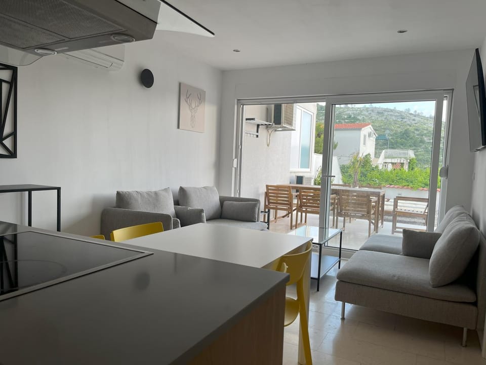 Living room, Seating area, Dining area