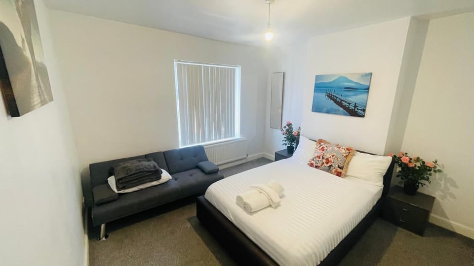 Cozy and stylish 2 bedroom home Apartment in Leicester