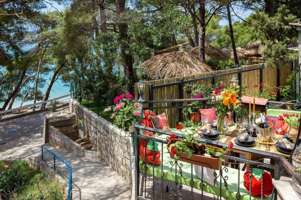 Apartment next to the beach Apartment in Makarska