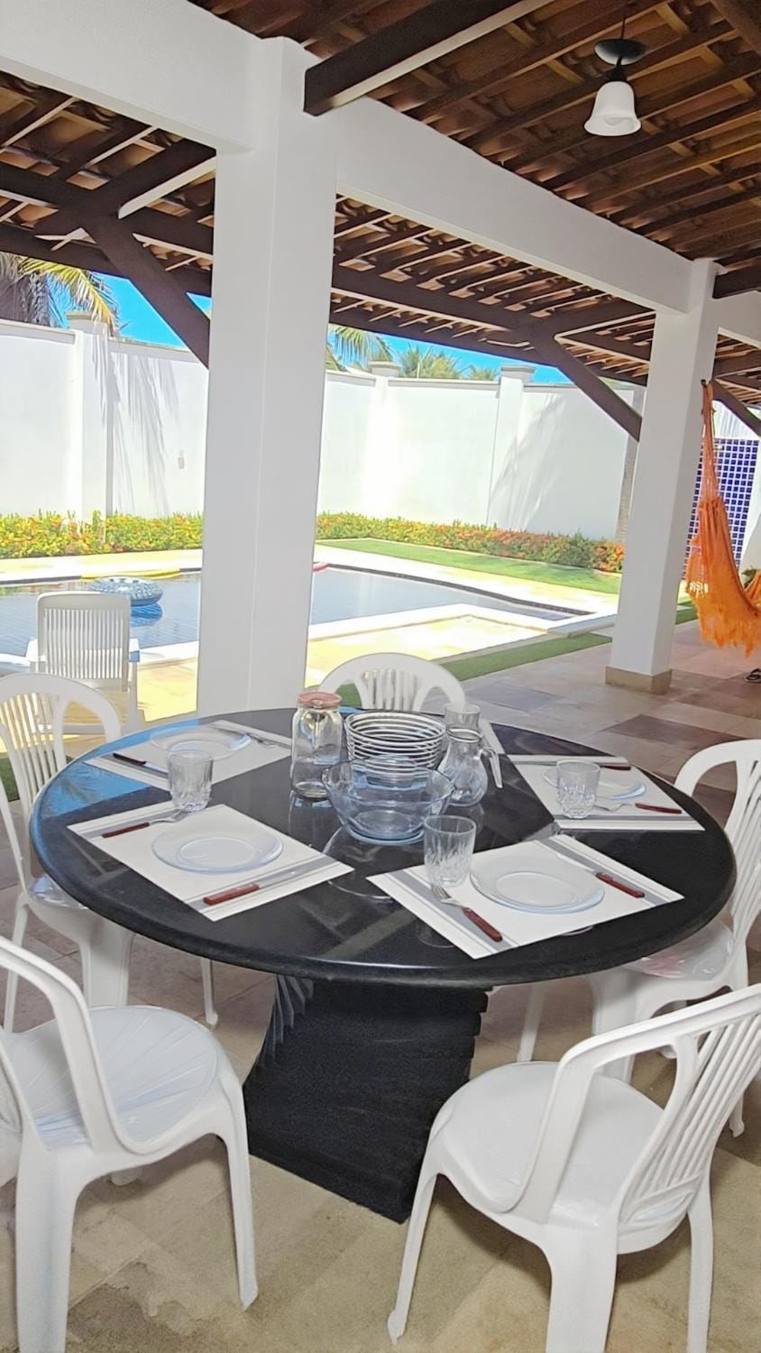 Patio, Spa and wellness centre/facilities