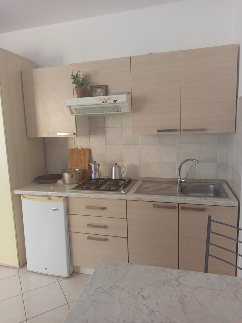 Kitchen or kitchenette