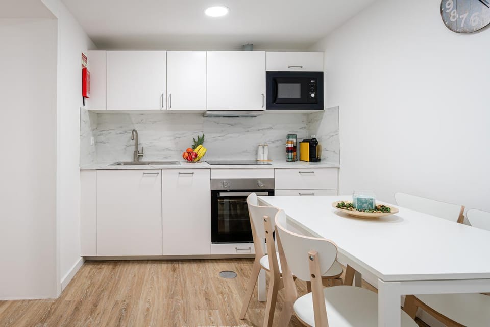 Kitchen or kitchenette, Dining area, dishwasher, oven, stove, toaster