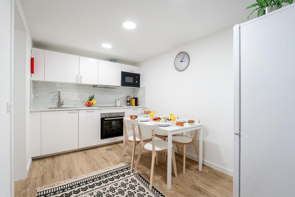 Kitchen or kitchenette, Dining area, dishwasher, oven, stove, toaster