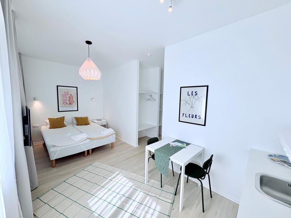 Shower, Toilet, Bed, TV and multimedia, Photo of the whole room, Dining area, Parking, internet, internet, microwave, towels