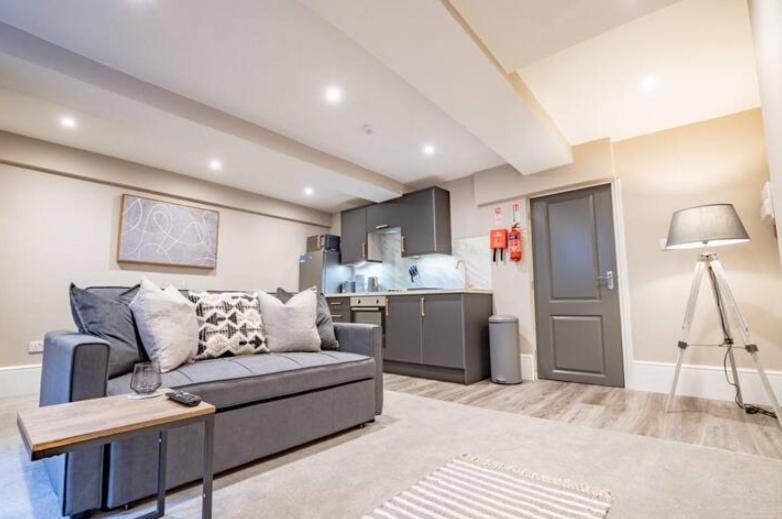 Kitchen or kitchenette, Living room, oven