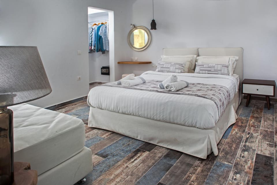 Abelomilos Exclusive Villa Apartment in Santorini