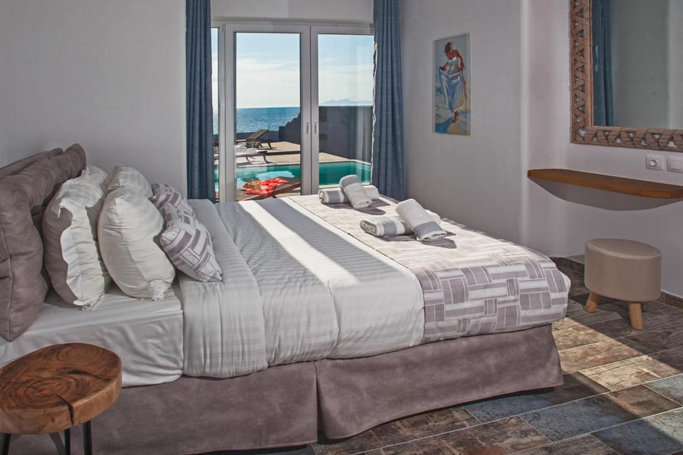 Abelomilos Exclusive Villa Apartment in Santorini