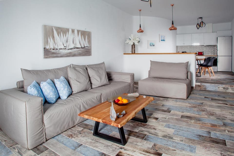 Abelomilos Exclusive Villa Apartment in Santorini
