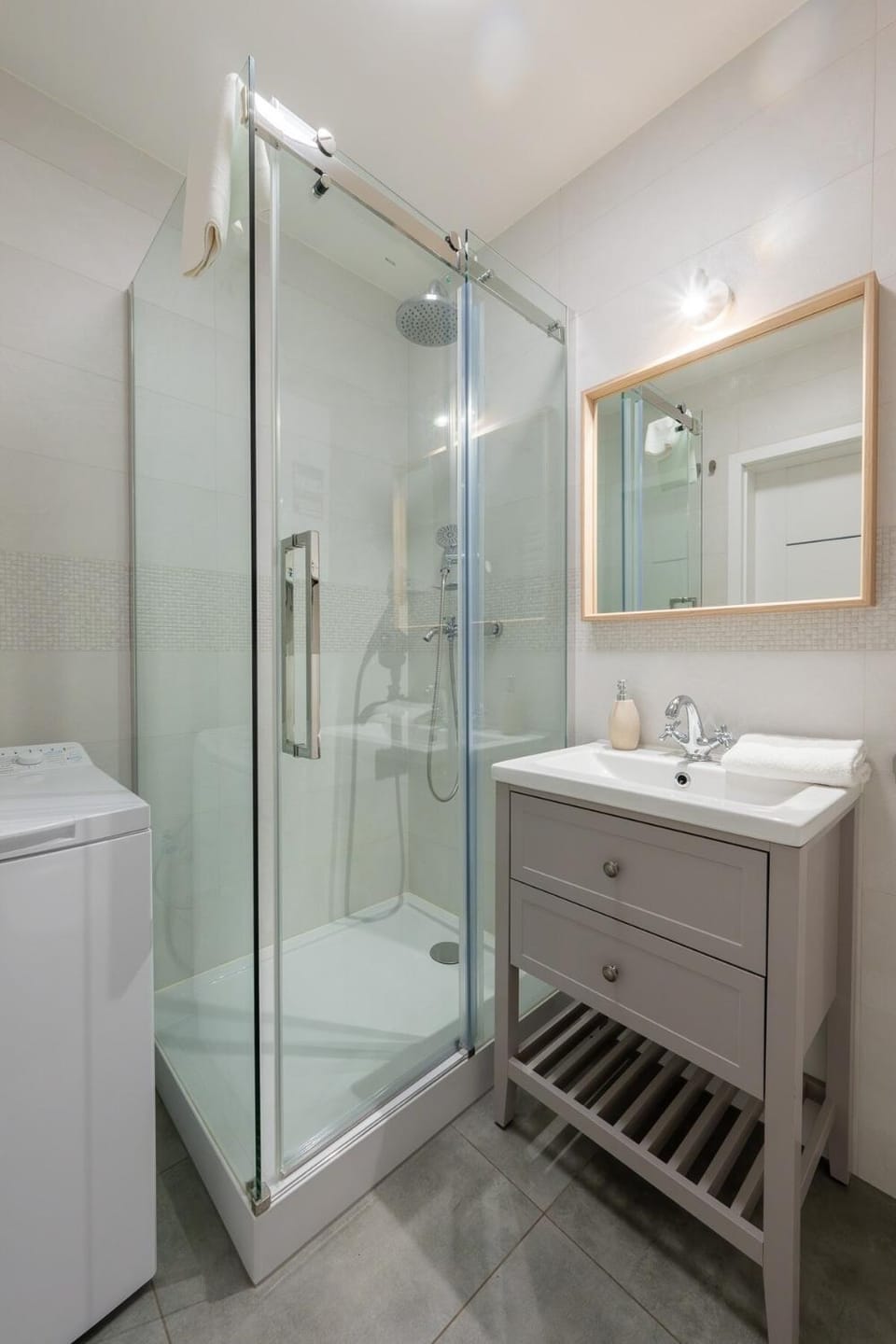 Shower, Bathroom, towels