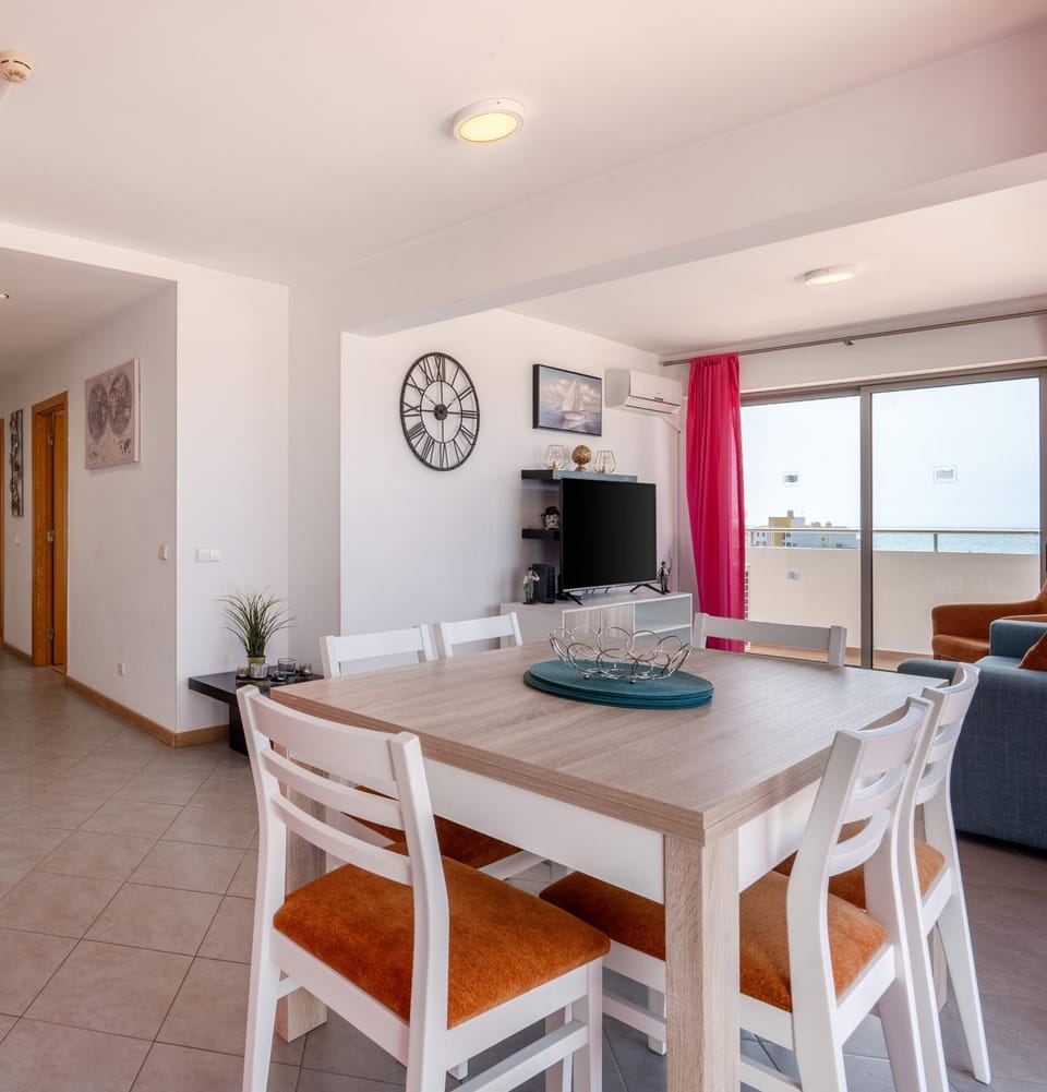 Spectacular 2 bed apartment, huge terrace and sea view Apartment in Portimao
