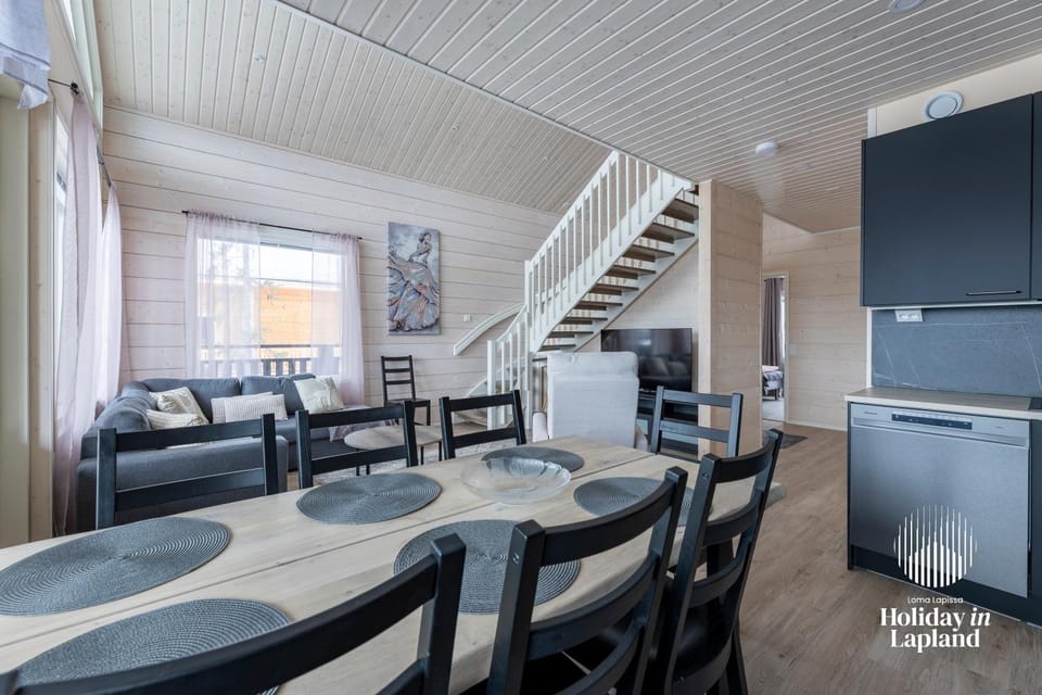 TV and multimedia, Kitchen or kitchenette, Living room, Dining area