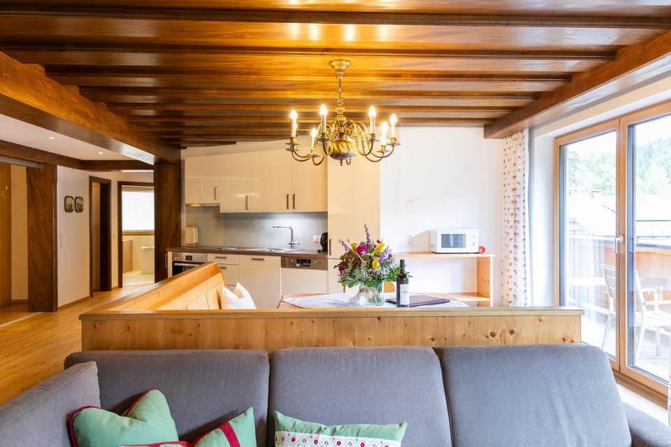 Kitchen or kitchenette, Living room