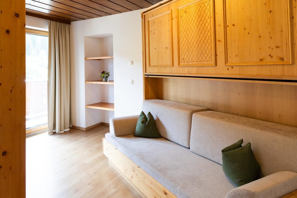 Seating area, Bedroom