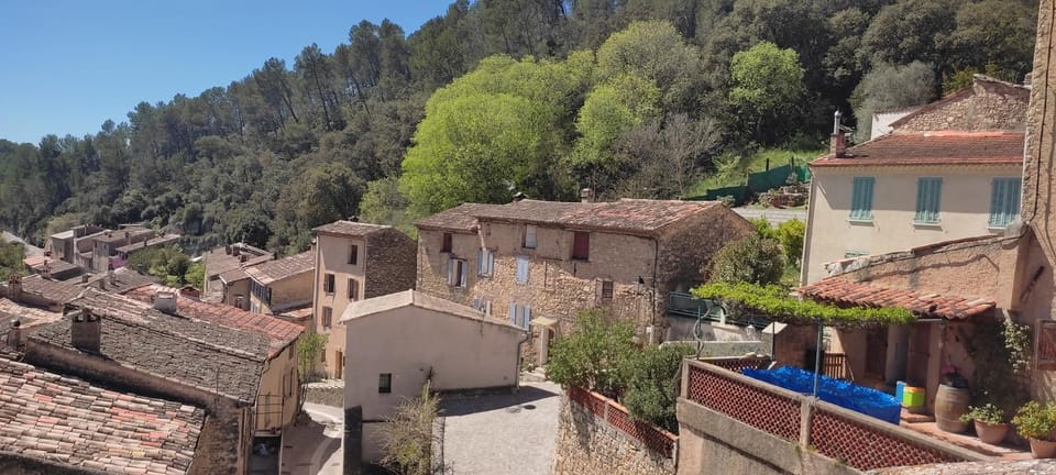 La Maison des Roches' Casteaux House in French Riviera