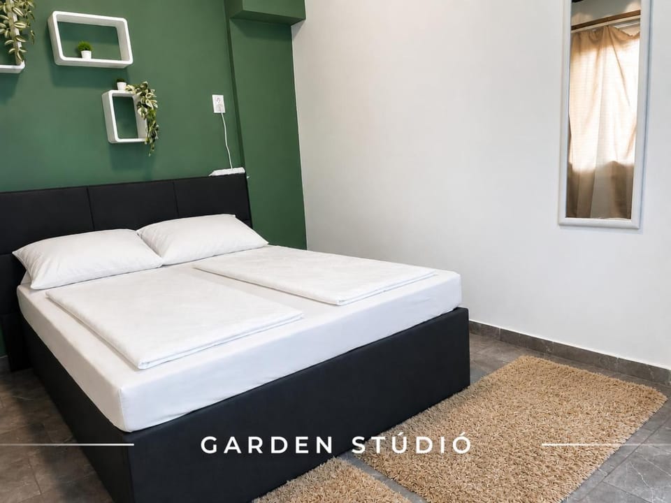 Tisza Gyöngye Garden Apartment in Szeged