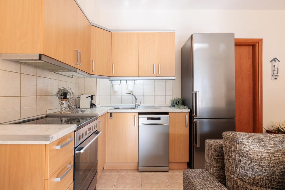 Kitchen or kitchenette, oven, stove