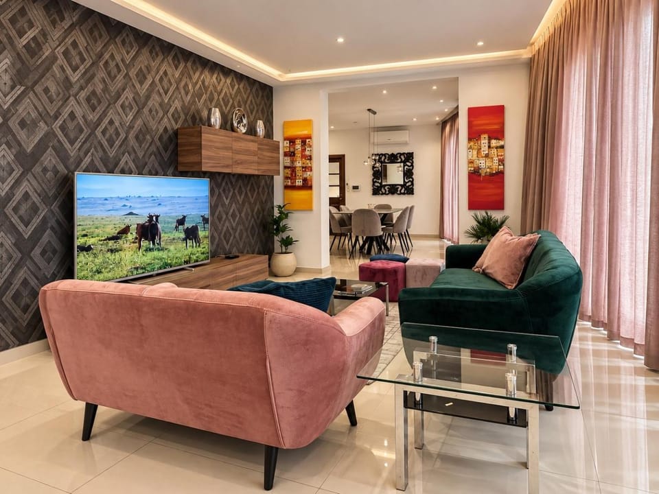 TV and multimedia, Living room, Evening entertainment