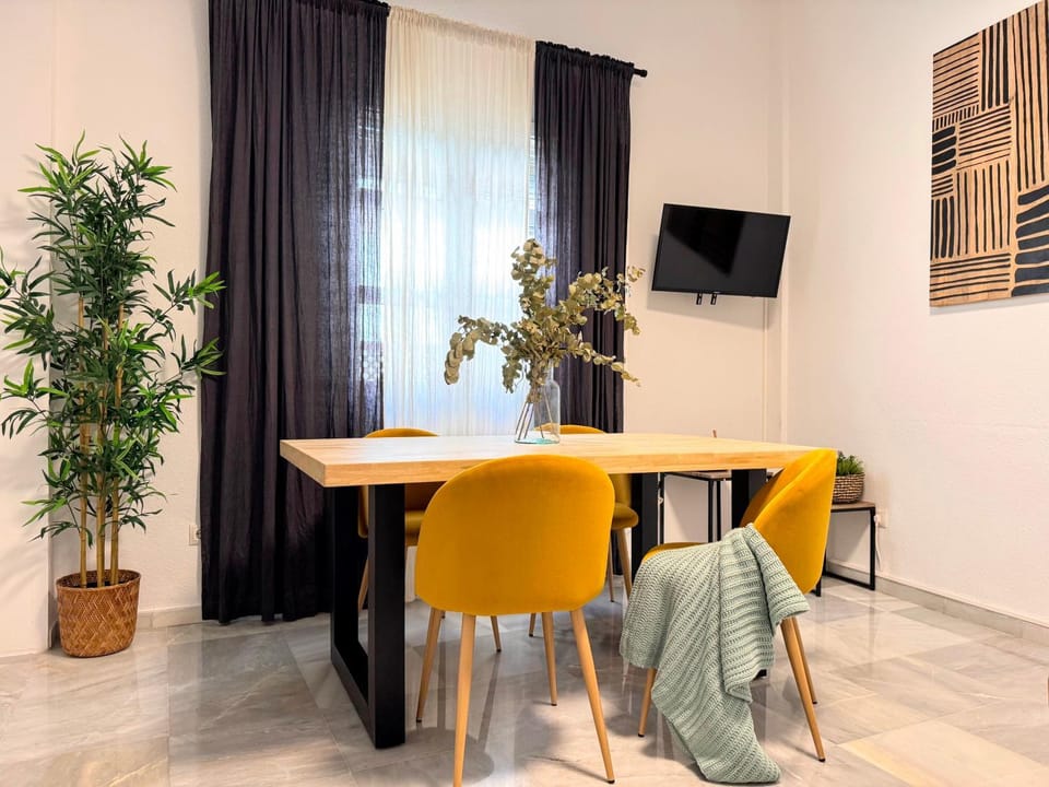 Living room, Dining area