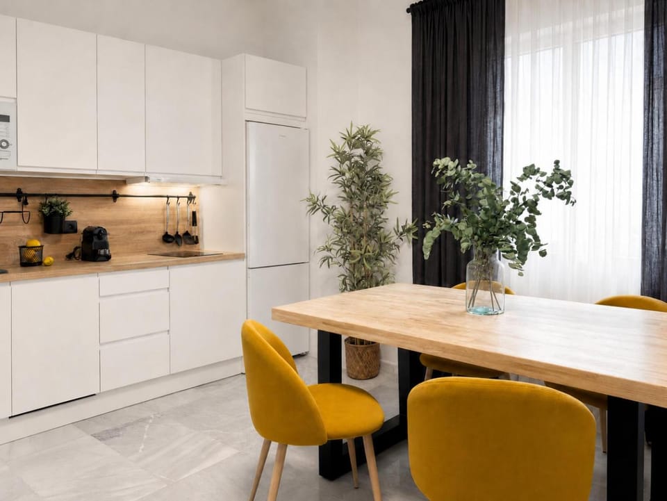 TV and multimedia, Living room, Dining area, internet, microwave, kitchen, air conditioner