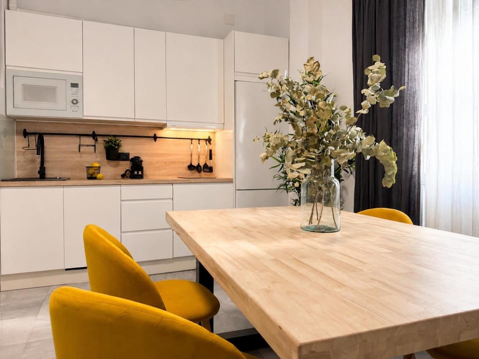 TV and multimedia, Dining area, kitchen, air conditioner