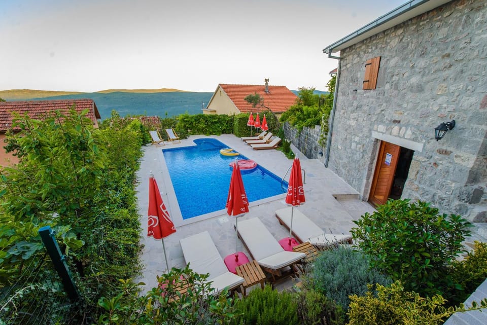 Garden, Pool view, Swimming pool, Swimming pool