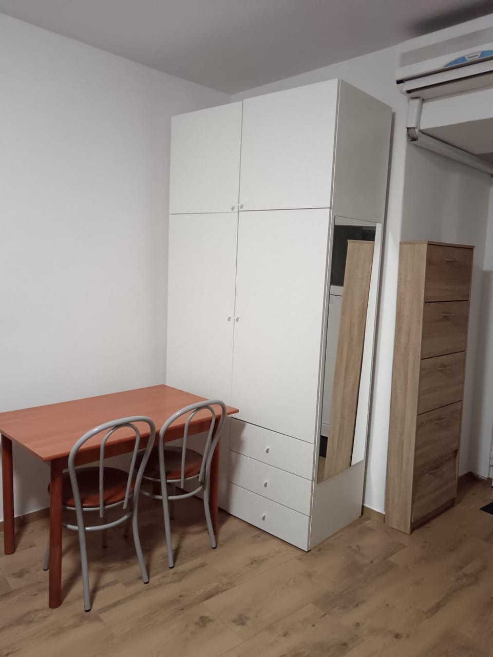 Dining area, wardrobe