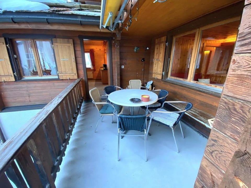 Alis - grosses Chalet, nahe Sportarena und Skilift, bis 9 Personen Apartment in Canton of Valais