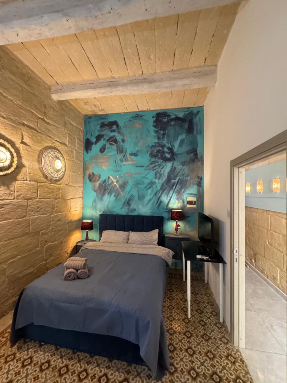 Bed, Photo of the whole room, Bedroom