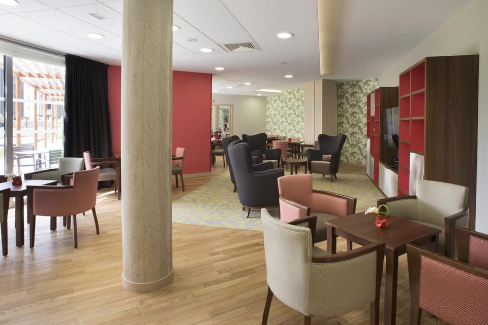 Communal lounge/ TV room