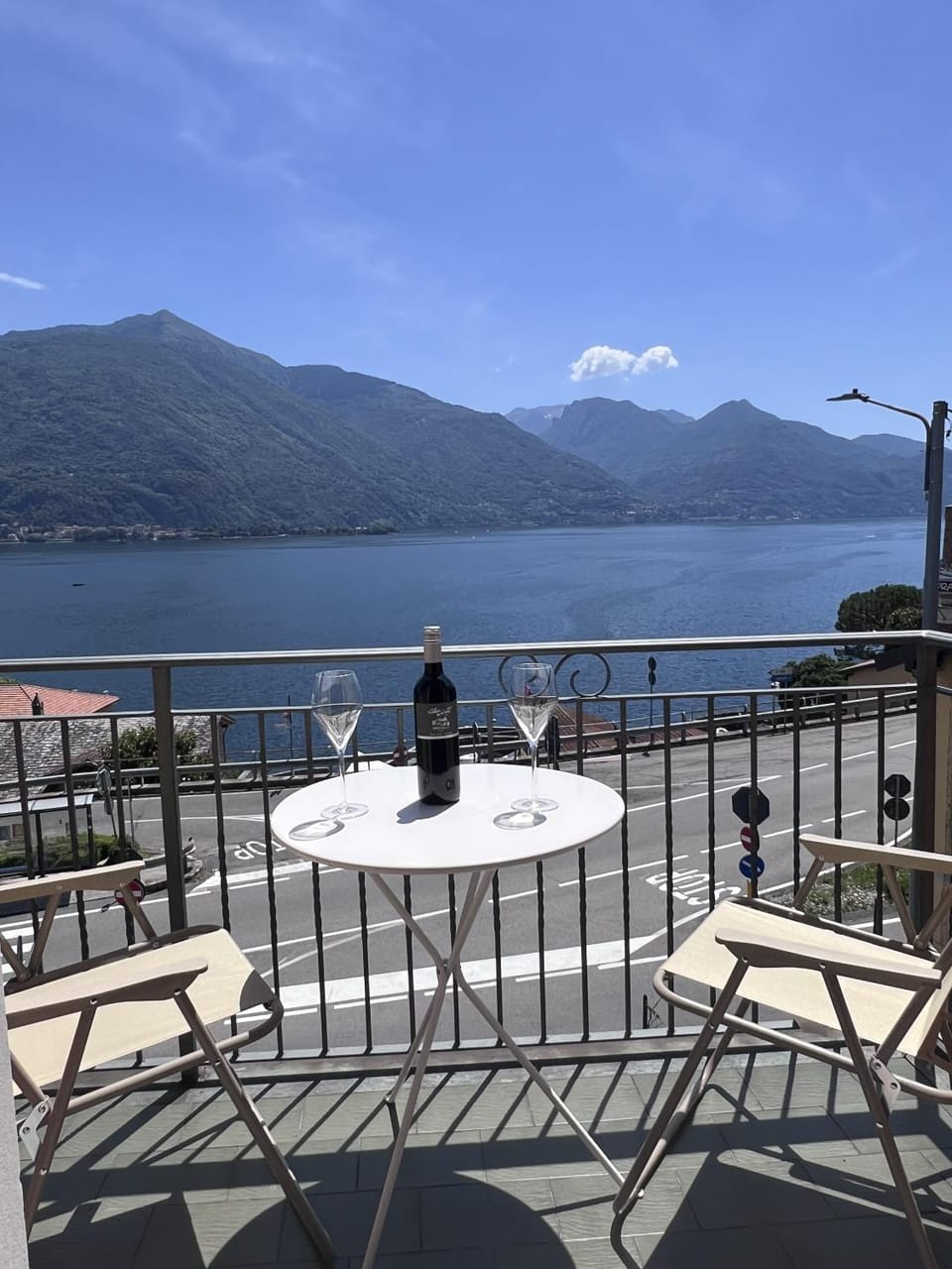 Natural landscape, Balcony/Terrace, Lake view, Mountain view