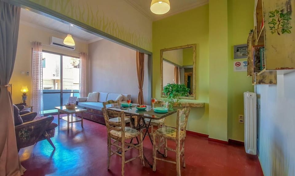 TV and multimedia, Living room, Dining area