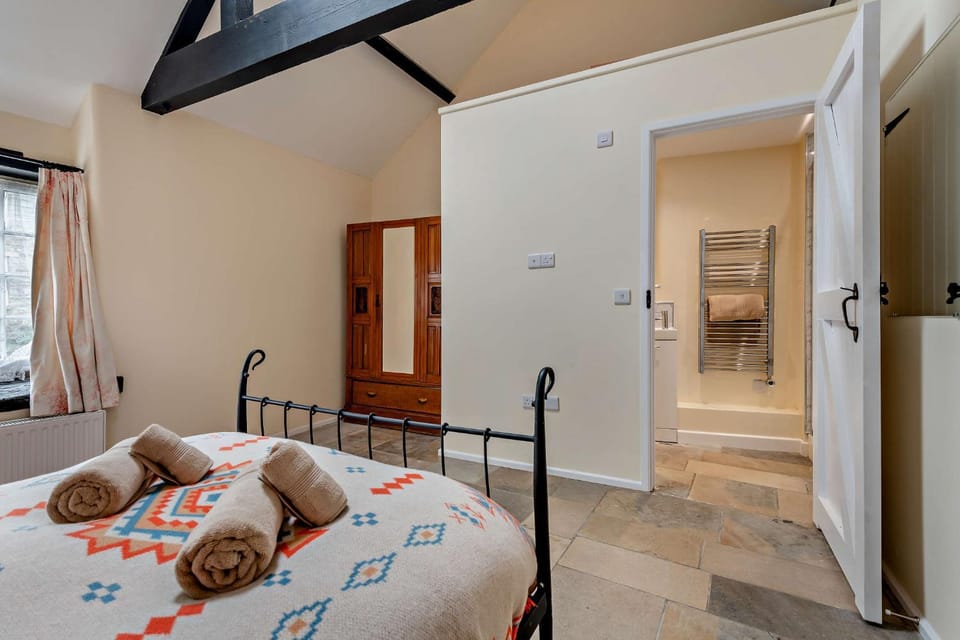 Castle Forge 4-Bedroom Historic Purbeck Forge in Kingston, Corfe Castle, Sleeps 7 House in Corfe Castle