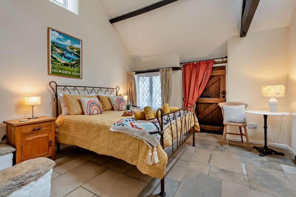 Castle Forge 4-Bedroom Historic Purbeck Forge in Kingston, Corfe Castle, Sleeps 7 House in Corfe Castle