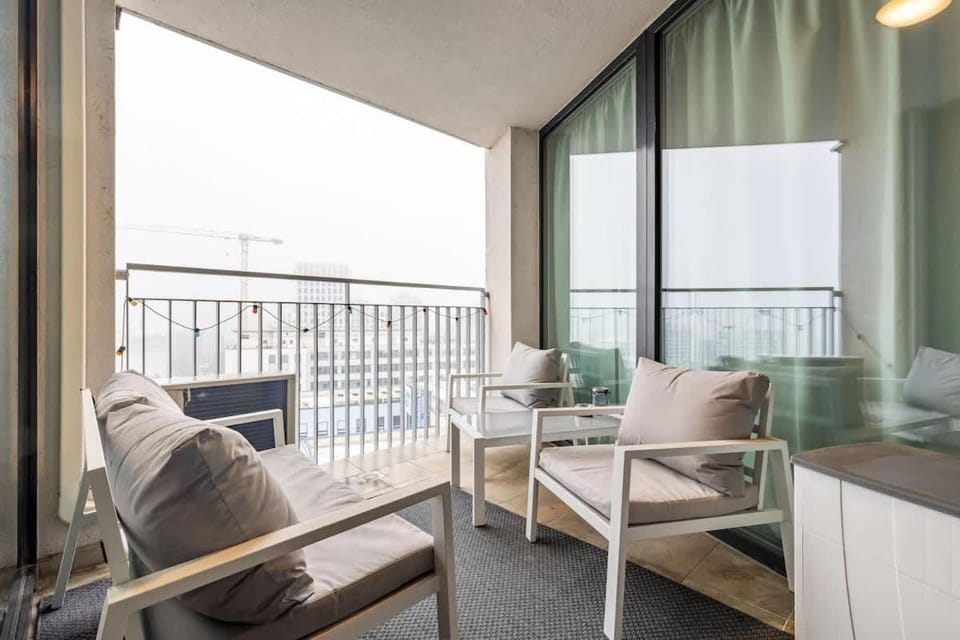 Patio, Balcony/Terrace, Living room, Seating area