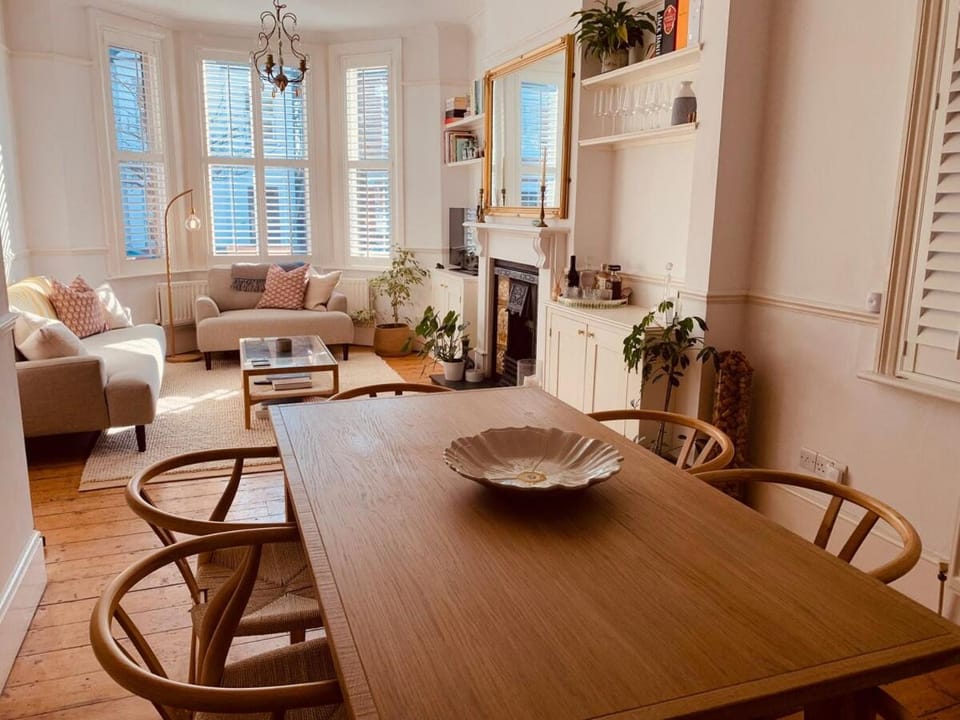 Communal lounge/ TV room, Living room, Seating area, Dining area